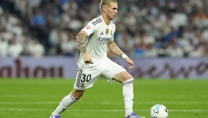 开云-马斯坦托诺以18岁零16天刷新皇马21世纪主场最年轻西甲首发纪录