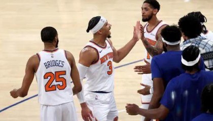 开云在线-【现场】361刀票价见证疯狂 纽约逆转创季后赛纪录